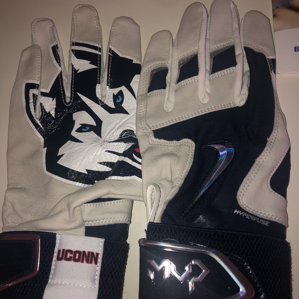 NCAA UCONN HUSKIES NIKE BATTING GLOVES